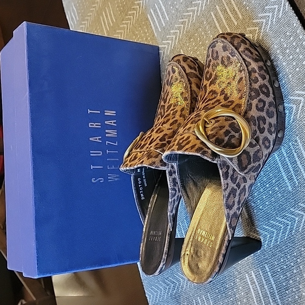EUC Stuart Weitzman Leopard Studded Heels